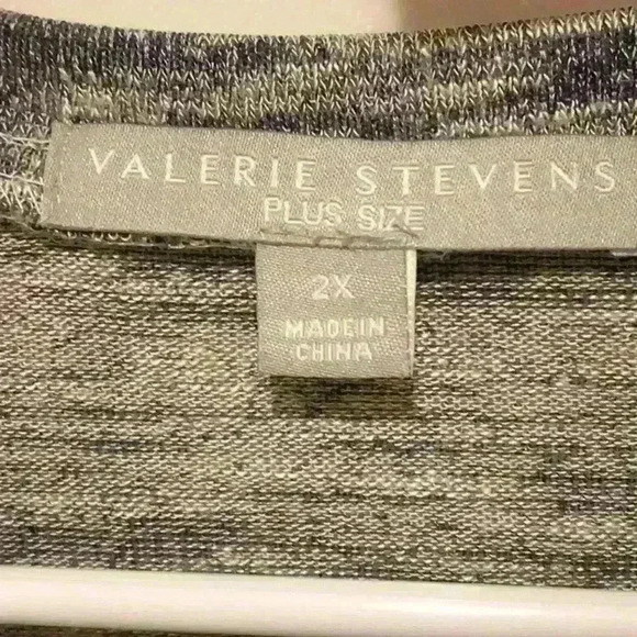 Valerie Stevens Lace Long Sleeve Pull Over Top - Size 2X - Picture 4 of 6